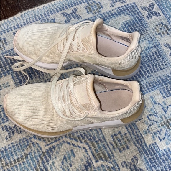 Adidas - Picture 2 of 6